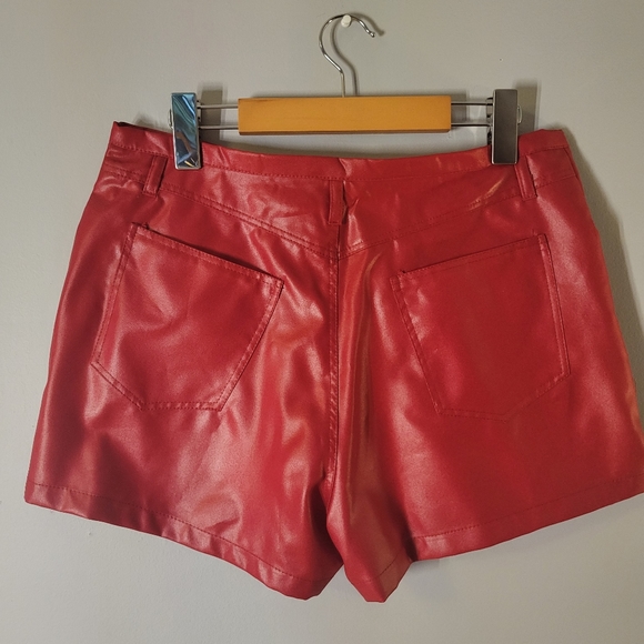Y2K inspired sexy red shorts - Picture 2 of 2